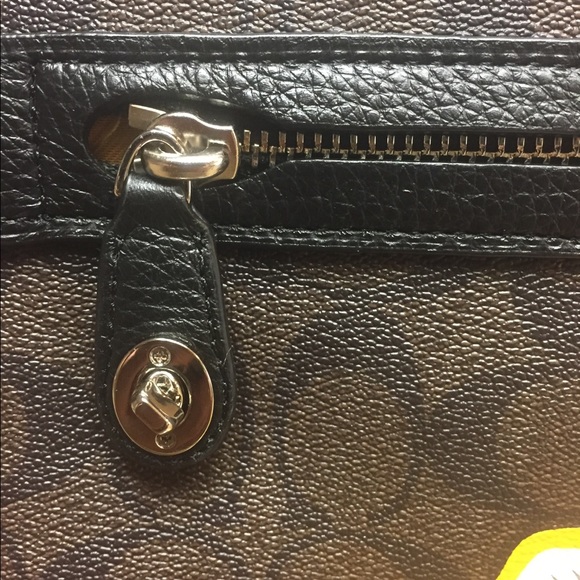 NWT Limited Edition Coach Signature NY Taxi Tote - Picture 6 of 8